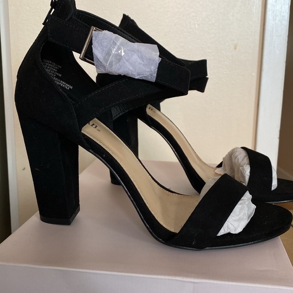 Brand new dressy suede block heel sandals - Picture 2 of 4